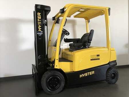 Chariots électriques à 4 roues 2014  Hyster J3.5XN (1)