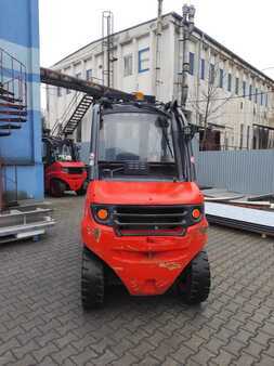 Empilhador diesel 2022  Linde H45D (2)