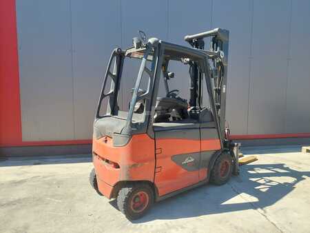 Eléctrica de 4 ruedas 2015  Linde H30H-01/600 (2)