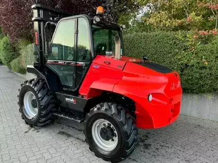 Terrenggående gaffeltruck  Manitou  (2)