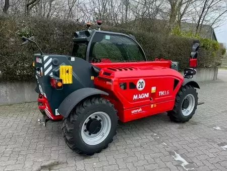 Sollevatori telescopici rigidi 2025  Magni TH3.6 (5)