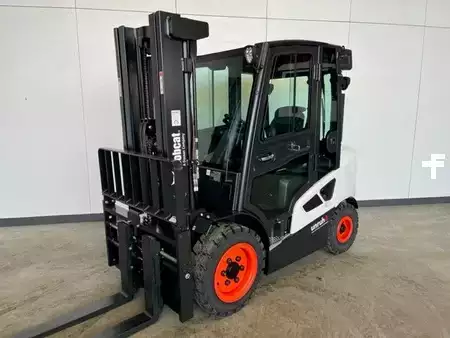Dízel targoncák 2025  Bobcat D30S-9 (1)