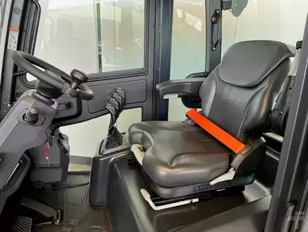 Dieselový VZV 2025  Bobcat D25S-9 (2)