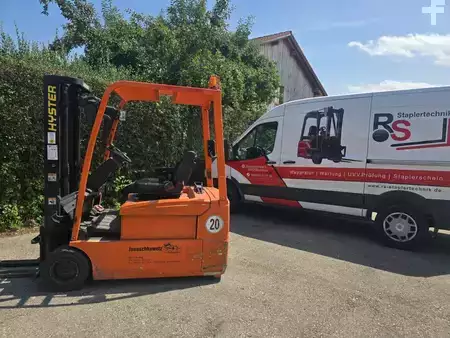 Eléctrica de 3 ruedas 2008  Hyster J2.00XMT (1)