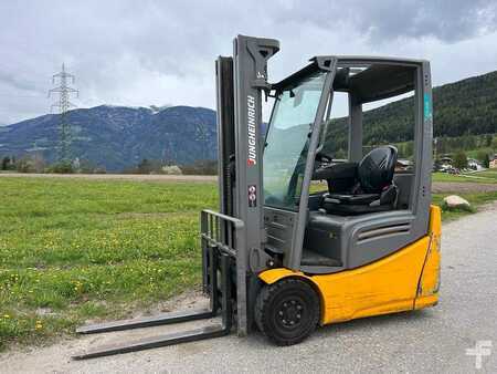 El truck - 3 hjulet 2017  Jungheinrich EFG 213 - 464DZ (1)