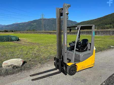 Chariot 3 roues électrique 2018  Jungheinrich EFG 213 - 450ZT (1)