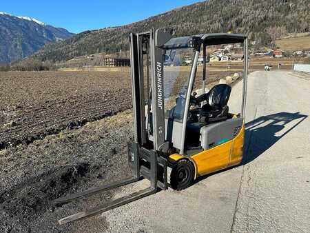 Electric - 3 wheels 2017  Jungheinrich EFG 113 - 330ZT (1)