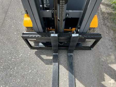 Electric - 3 wheels 2022  Jungheinrich EFG 113 - 310ZZ (6)