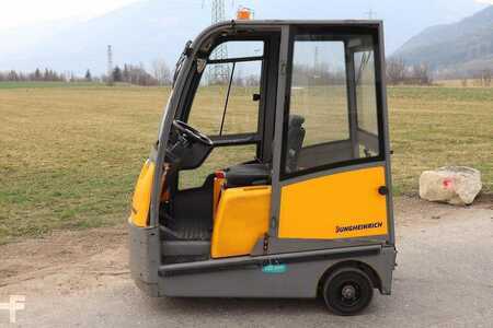 Schlepper 2018  Jungheinrich EZS 590i (2)