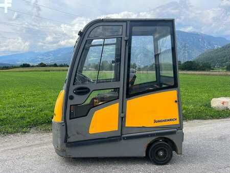 Schlepper 2018  Jungheinrich EZS 590 (2)