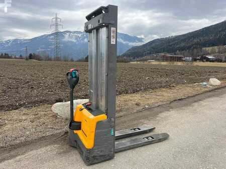 Pallet Stackers 2018  Jungheinrich EJC M10 - 330ZT (1)