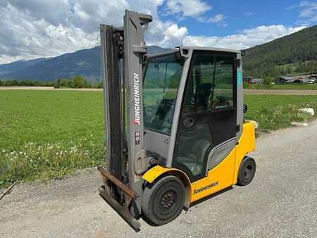 Chariots élévateurs GPL 2019  Jungheinrich TFG 425s - 370ZT (1)