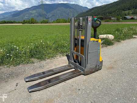 Ruční vysokozdvižný vozík 2017  Jungheinrich EJD 118i - 166ZT (4)