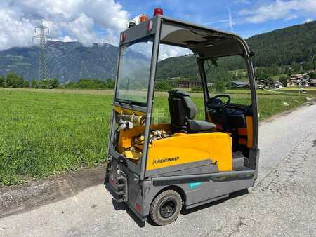 Schlepper 2017  Jungheinrich EZS 5100XL (1)