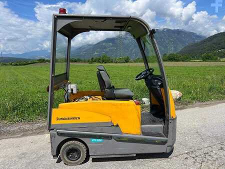 Schlepper 2017  Jungheinrich EZS 5100XL (2)
