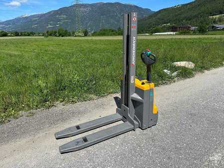Ruční vysokozdvižný vozík 2018  Jungheinrich EMD 115i - 1520mm (4)