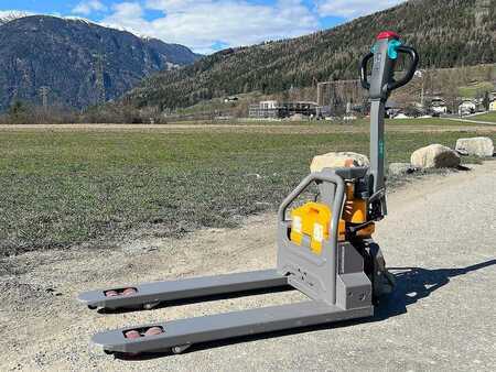Transpallet elettrici 2021  Jungheinrich AME 13 (4)