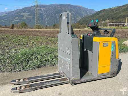 Stoccatori uomo a piedi 2020  Jungheinrich ECE 220 (4)
