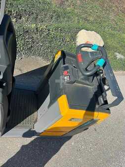 Stoccatori uomo a piedi 2020  Jungheinrich ECE 220 (6)
