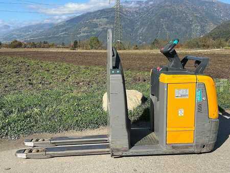 Stoccatori uomo a piedi 2020  Jungheinrich ECE 220 (5)