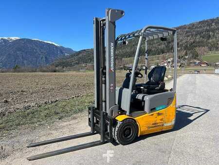 Carrelli elettrici 3 ruote 2021  Jungheinrich EFG 110 - 360ZZ (1)