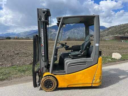 Carrelli elettrici 3 ruote 2017  Jungheinrich EFG 216ki - 500DZ (2)