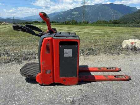 Stoccatori uomo a piedi 2020  Linde T20AP (2)