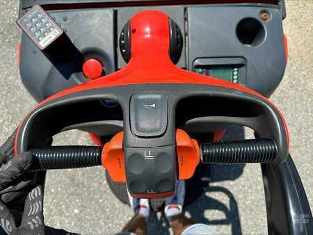 Stoccatori uomo a piedi 2020  Linde T20AP (7)