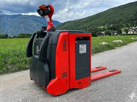 Stoccatori uomo a piedi 2020  Linde T20AP (1)