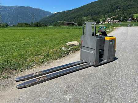 Wózki z platformą operatora 2019  Jungheinrich ECE 225i - 2400mm (4)