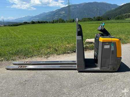 Wózki z platformą operatora 2019  Jungheinrich ECE 225i - 2400mm (5)