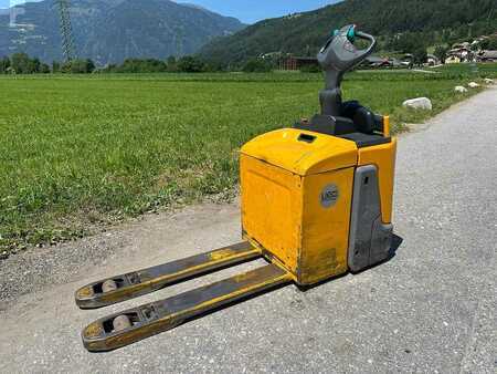 VZV s plošinou pro řidiče 2018  Jungheinrich ERE 125i (4)