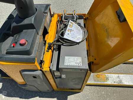 VZV s plošinou pro řidiče 2018  Jungheinrich ERE 125i (9)