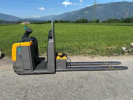 Wózki z platformą operatora 2019  Jungheinrich ECE 225i - 2400mm (2)