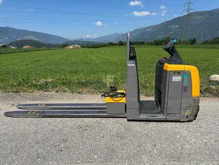 Wózki z platformą operatora 2019  Jungheinrich ECE 225i - 2400mm (5)