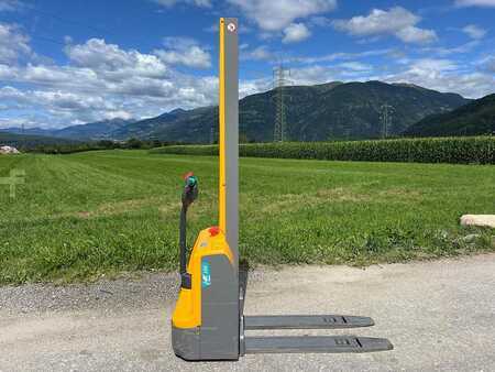 Hochhubwagen 2021  Jungheinrich EMC 105 - 200E (2)