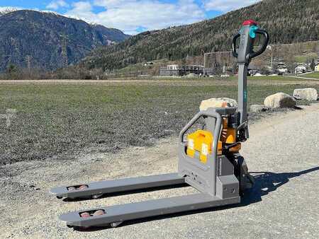 Nízkozdvižný vozík 2021  Jungheinrich AME 13 (4)