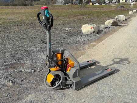 Nízkozdvižný vozík 2021  Jungheinrich AME 13 (1)