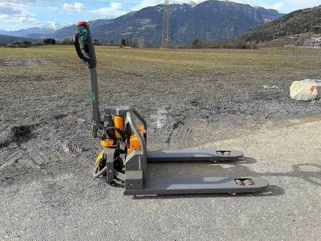 Nízkozdvižný vozík 2021  Jungheinrich AME 13 (2)