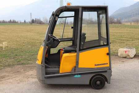 Tahač 2018  Jungheinrich EZS 590i (2)