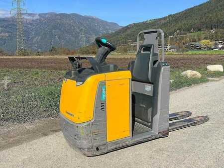 VZV s plošinou pro řidiče 2020  Jungheinrich ECE 220 (1)