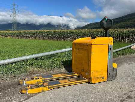 Niederhubwagen 2021  Jungheinrich EJE 225 (4)