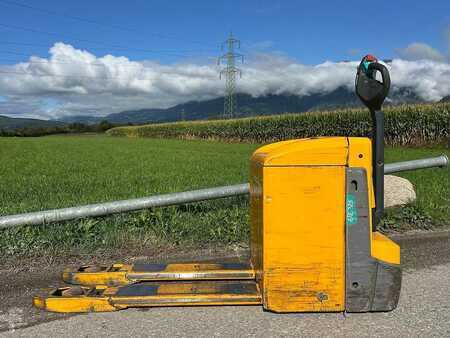 Niederhubwagen 2021  Jungheinrich EJE 225 (5)