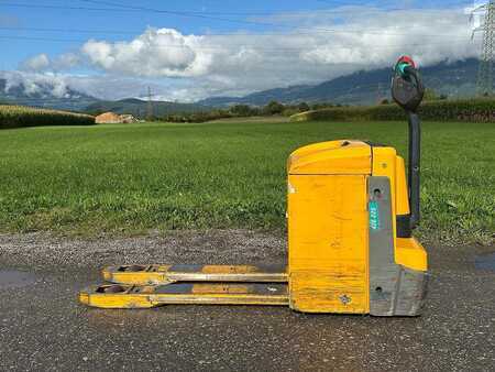 Niederhubwagen 2021  Jungheinrich EJE 225 (5)