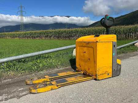 Niederhubwagen 2021  Jungheinrich EJE 225 (4)