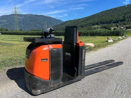 Stacker de condutor em pé 2015  Toyota 8L0P25P - 2400mm (1)