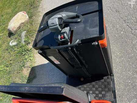 Stacker de condutor em pé 2015  Toyota 8L0P25P - 2400mm (6)