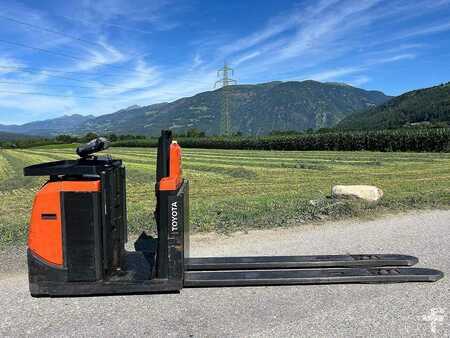 Stacker de condutor em pé 2015  Toyota 8L0P25P - 2400mm (2)