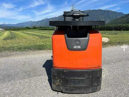 Stacker de condutor em pé 2015  Toyota 8L0P25P - 2400mm (3)