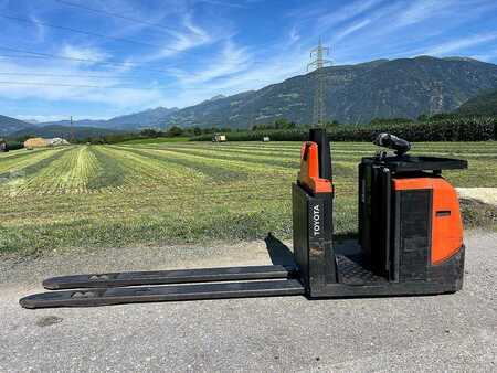 Stacker de condutor em pé 2015  Toyota 8L0P25P - 2400mm (5)